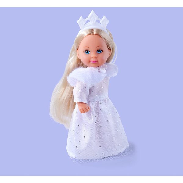 Evi Love, die Prinzessin der Träume mit weißem Winterkleid und Krone