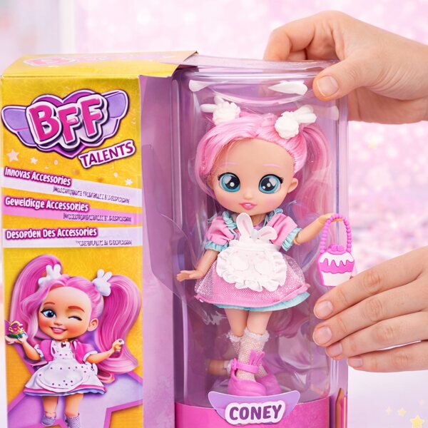 Bambola BFF Talents Coney 30 cm con capelli rosa e accessori, completo per bambine