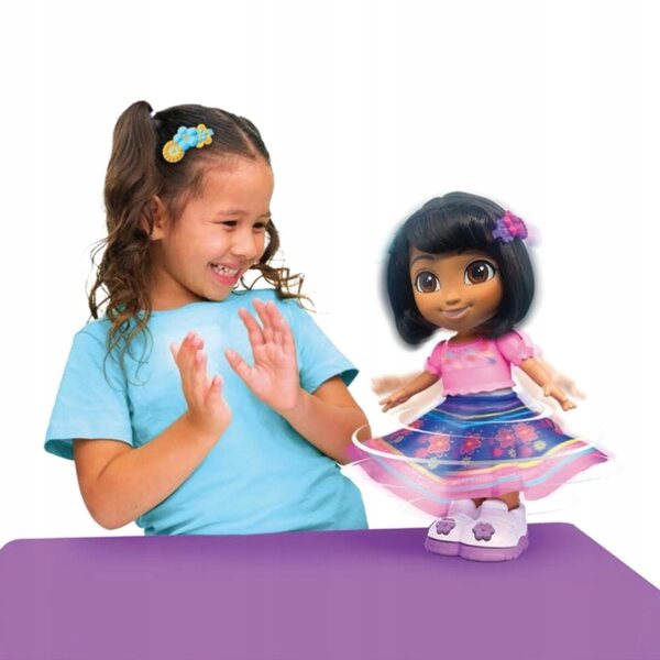 Dora l'Esploratrice - Bambola danzante interattiva 30 cm con apprendimento bilingue e musica