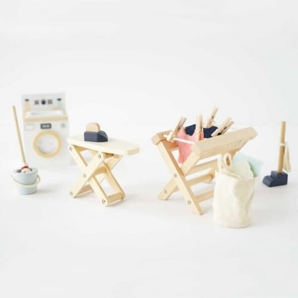 Le Toy Van Wäschemöbel aus FSC-Holz – 16-teiliges Set für Puppenhaus