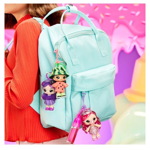 Yummiland Bianca Bubblegum - Bambola con Balsamo Labbra al Gusto Gomma da Masticare