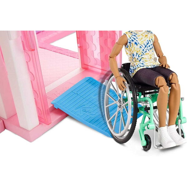 Ken Barbie in Wheelchair Fashionistas – Inklusivität und Abenteuer für Kinder