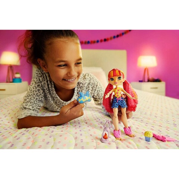 Cave Club Emberly Pajama Party Mattel Puppe 32,5 cm für Kinder ab 4 Jahren