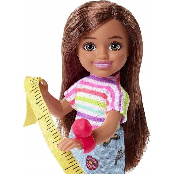 Barbie Chelsea Karriere-Schneiderin mit kreativem Zubehör und Schaufensterpuppe – Mattel