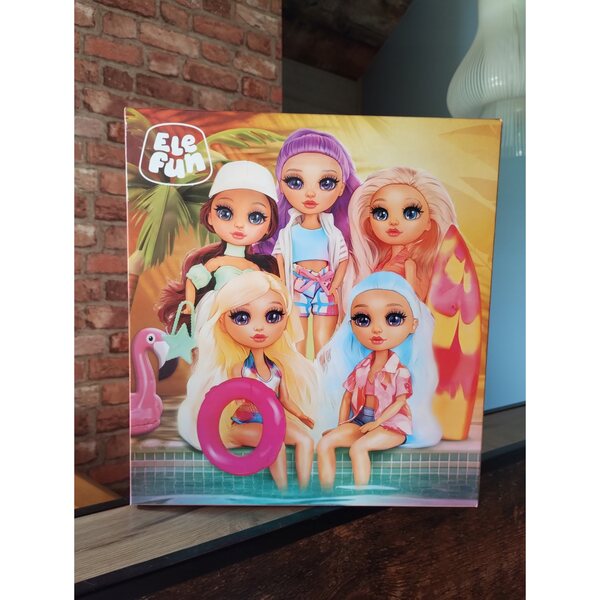Elefun Roxie Summer Glam bambola con capelli castani e look estivo alla moda