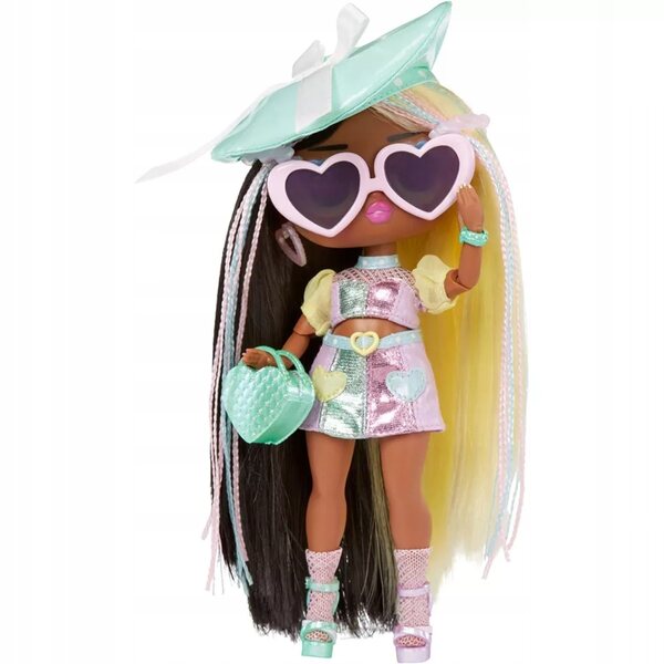 L.O.L. Surprise Dolls Tweens Darcy Blush mit 15 Zubehörteilen und Ständer