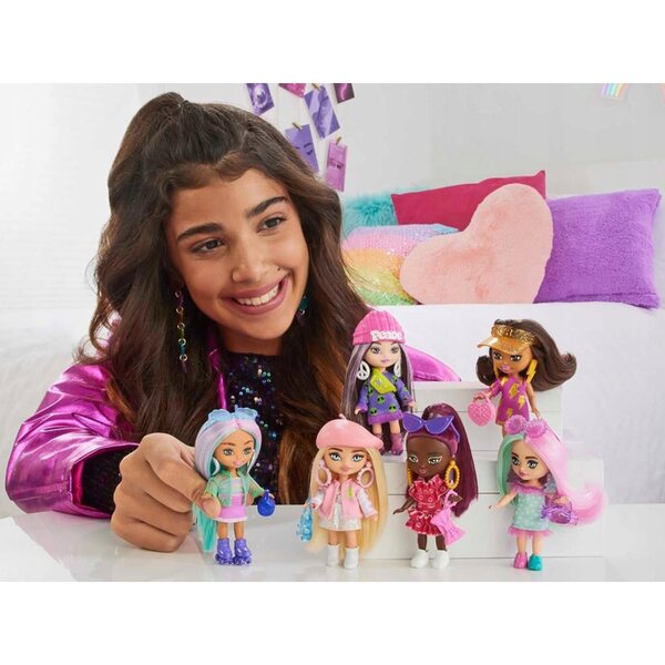 Barbie Extra Mini Minis mit dunklen Haaren und bunten Accessoires 8,5 cm