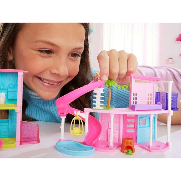 Barbie Mini Domizil mit Puppe und Zubehör für Mädchen ab 4 Jahren