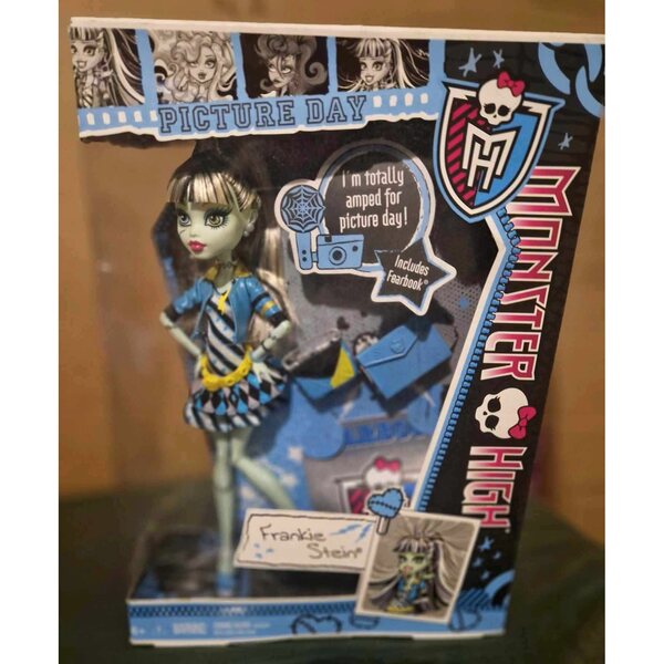 Laluna Monster High Frankie Stein 30 cm mit Zubehör – Mattel 2012