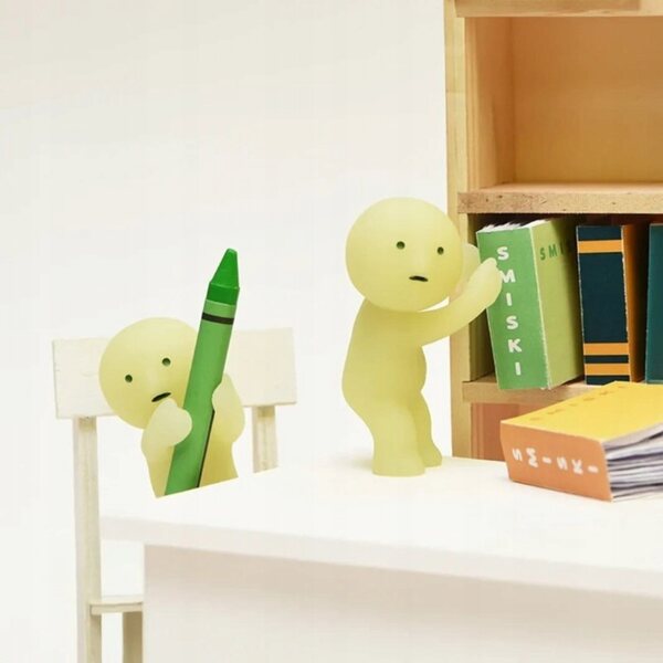 Smiski Mini Lalezzca Luminescente Living - Figurina Collezionabile che Brilla al Buio