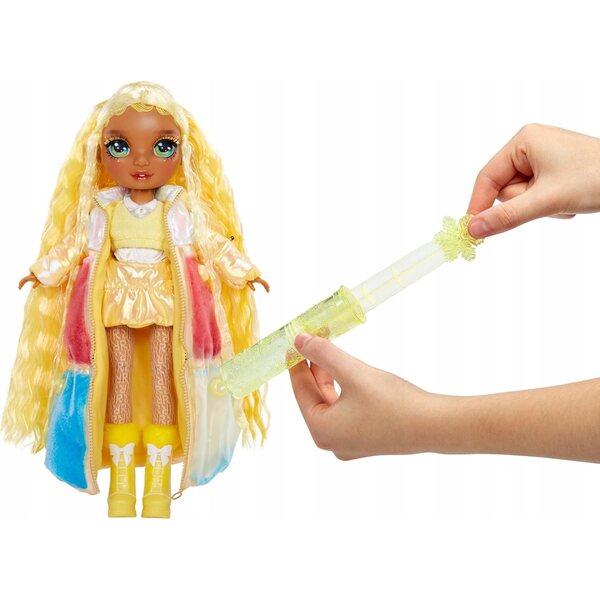 Rainbow High Sunny Winter Wonderland: Bambola Invernale 28 cm con Neve Magica
