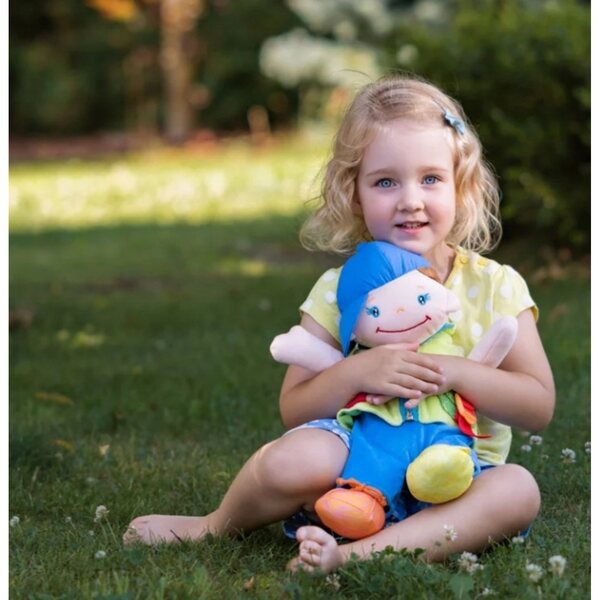 Bambola sensoriale Keiki 42 cm - una bambola educativa per vestirsi e sviluppare capacità motorie