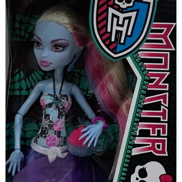 Monster High Abbey Bominable Skull Shore - Bambola Unica con Stile Invernale