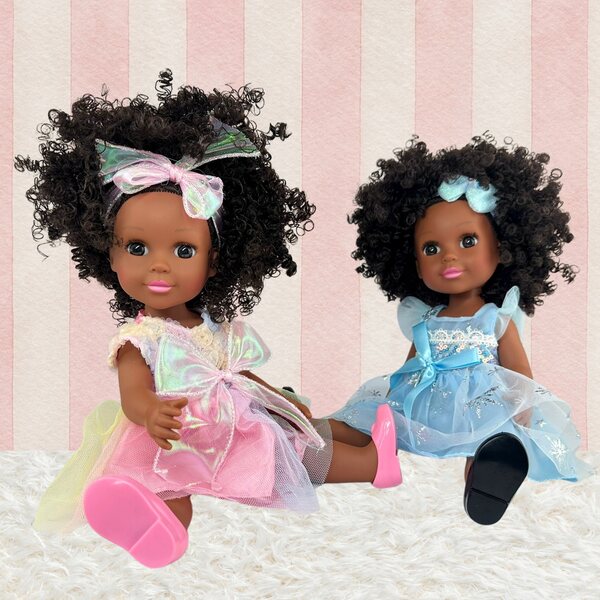 Afro-spanische Puppe 40 cm mit lockigem Haar und Melodie – perfekt für Kinder