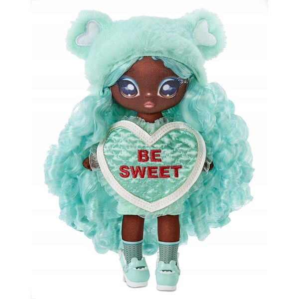 Mini bambola Na!Na!Na! Sorpresa Cynthia Sweets con capelli colorati e abito a cuore