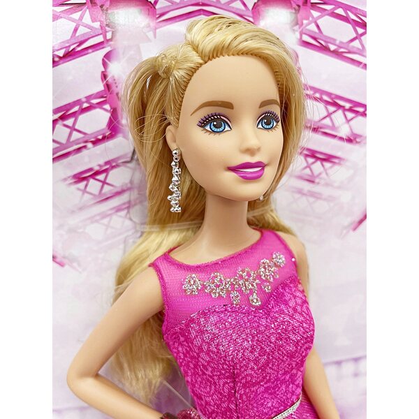 Barbie Modny Bal mit prächtiger Tüll- und Paillettenschwelle, 29,5 cm