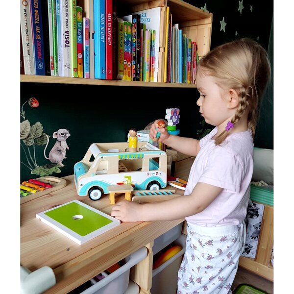 Adam Toys Puppencamper aus Holz mit Zubehör, Set mit 11 Elementen