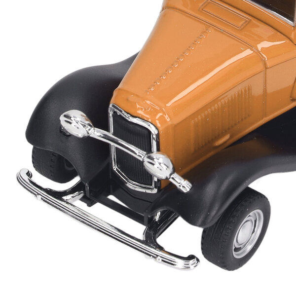 Klassisches Oldtimermodell im Maßstab 1:32 mit aufklappbaren Türen und gelbem Rückziehmechanismus
