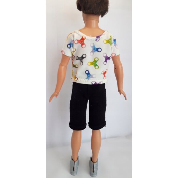 Puppenkleidungsset: T-Shirt und Shorts aus elastischem Stoff