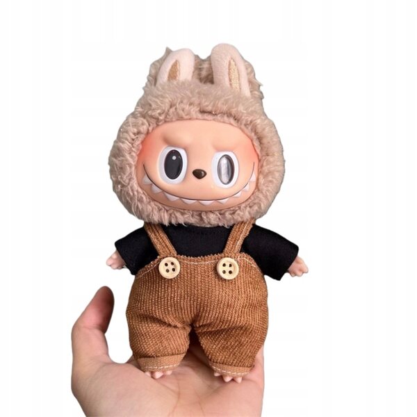 Kleidung für eine 17 cm große Puppe: brauner Cordoverall mit flauschiger Kapuze