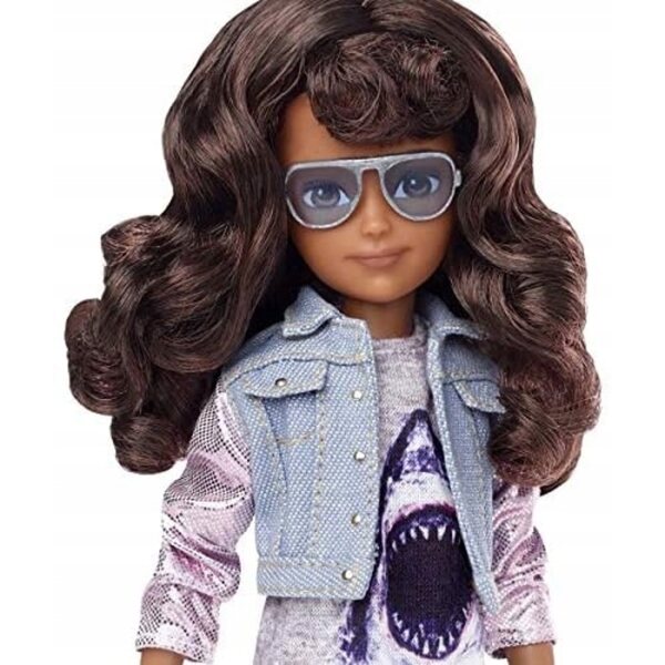 Mattel Creatable World 27 cm große Puppe mit Kleidung und Accessoires zum Verkleiden