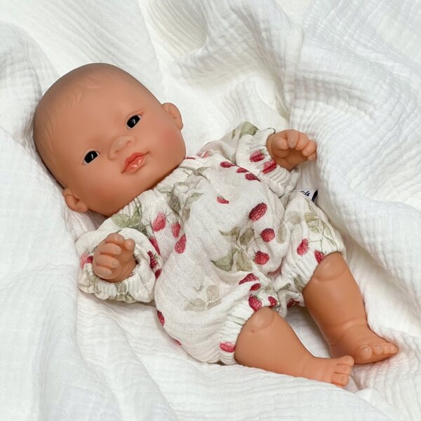 Overall für 21 cm Miniland-Puppe, aus weichem Musselin mit Himbeermuster