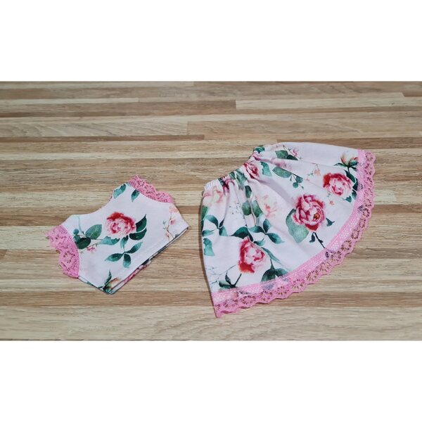 Completo blusa e gonna in rosa con rose per bambola Paola Reina