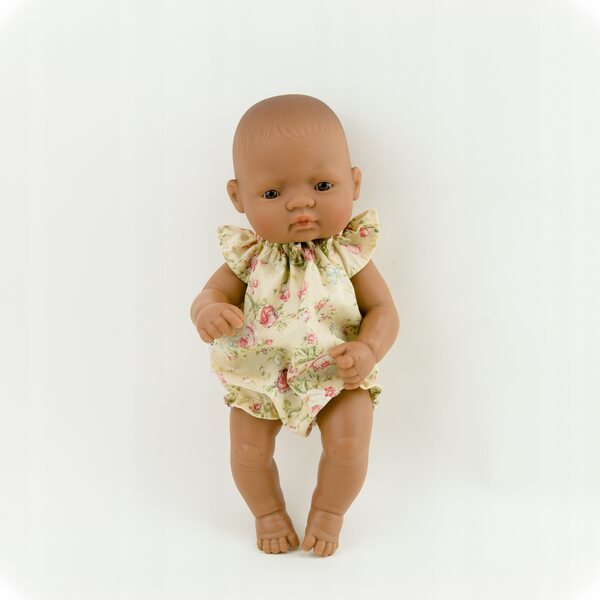 Cremefarbener Overall für Miniland 32 cm Puppe mit rosa Rosen, aus Baumwolle
