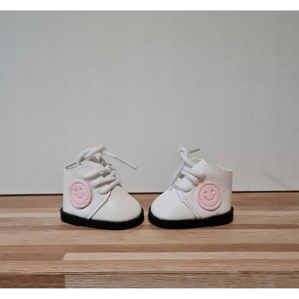 Witte buciki voor Paola Reina 32 cm pop met roze decoratie