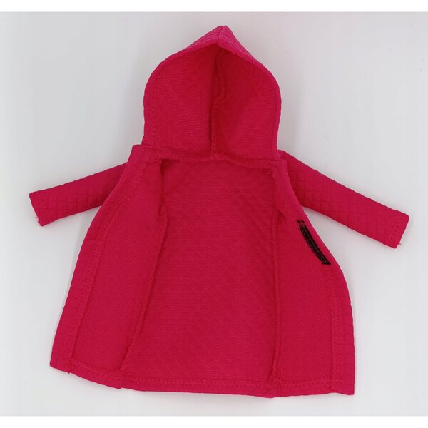 Cappotto magenta con cappuccio per bambola, realizzato in tessuto trapuntato