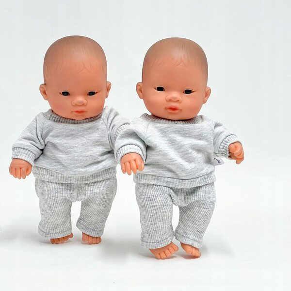 Komplettes graues Kleiderset für Miniland 21 cm Puppe, Sportbekleidung