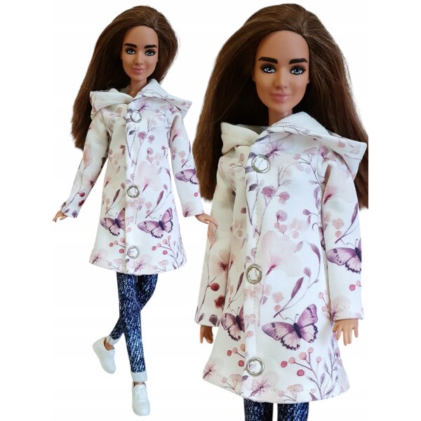 Ein Kapuzenmantel für eine Puppe – ein modisches Kleid mit lila Schmetterlingsmuster