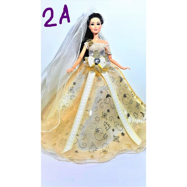 Elegantes Ballkleid für 28–31 cm große Puppen mit glänzenden Accessoires und Dekorationen
