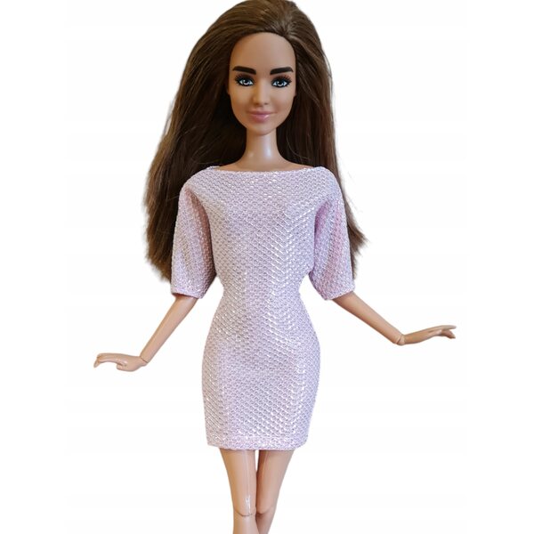 Rosafarbenes Kleid mit Glitzer für eine Puppe – handgenähte Kleidung, perfekt als Geschenk