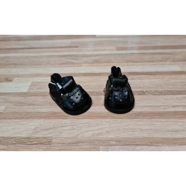 Scarpe nere per bambola Paola Reina 32 cm con chiusura a strappo