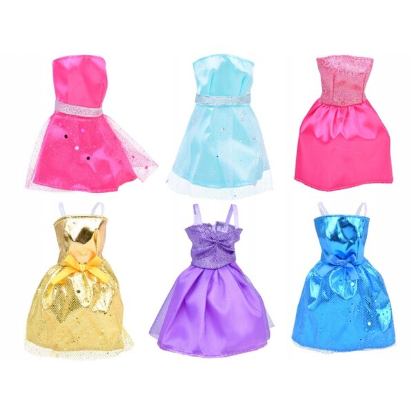 Ein Set aus Jokomisiada-Kleidung und Accessoires für Puppen: Mode und kreativer Spaß