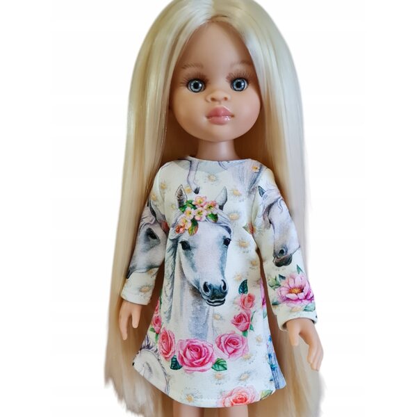 Ein Kleid für eine 32 cm große Paola Reina-Puppe mit einem Muster aus weißen Pferden und Rosen