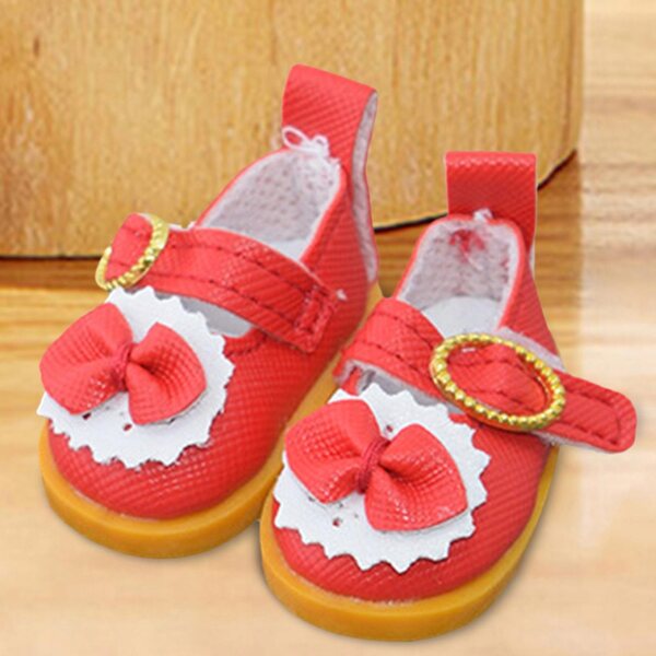 Scarpe per bambole in peluche: accessori rossi, morbidi e resistenti per foto e gioco
