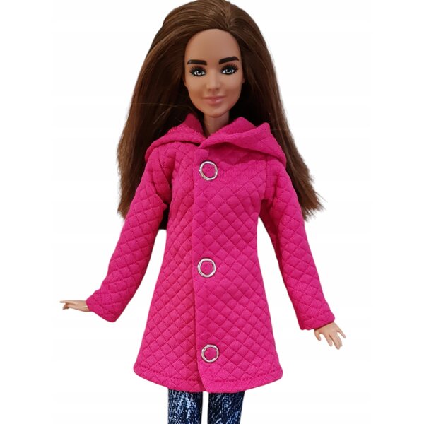 Cappotto trapuntato fucsia per una bambola alla moda - outfit classico