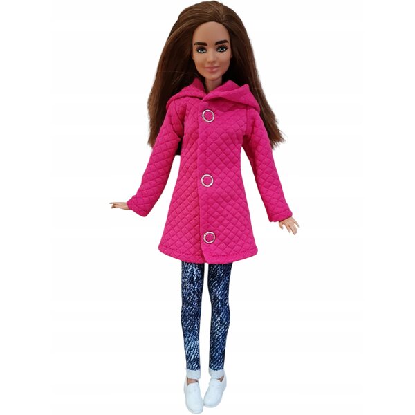 Cappotto trapuntato fucsia per una bambola alla moda - outfit classico
