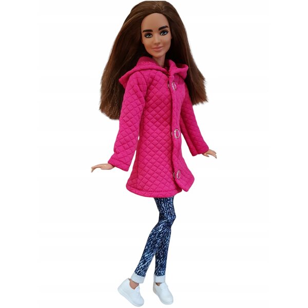 Cappotto trapuntato fucsia per una bambola alla moda - outfit classico