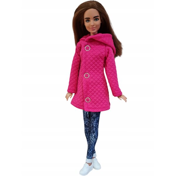 Cappotto trapuntato fucsia per una bambola alla moda - outfit classico