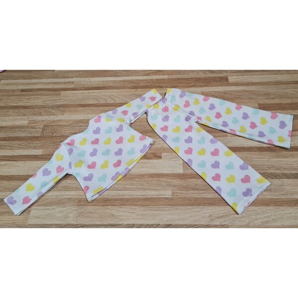 Bunter Herz-Pyjama für Paola Reina 32 cm Puppen, komplett aus Stoff