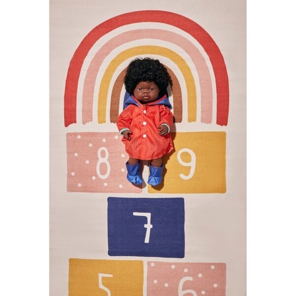 Kleidung für eine 38 cm große Miniland-Puppe mit Regenjacke und Schuhen