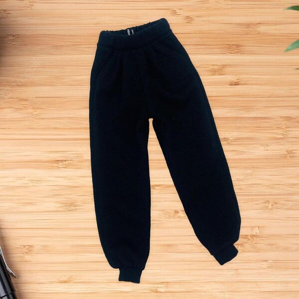 Pantaloni Casual in Miniatura per Bambole 1/6 – Nero, Stoffa, 17 cm