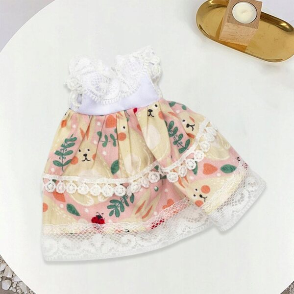 Kleidung für 20 cm große Puppen mit hochwertigem Kleid und Haarband