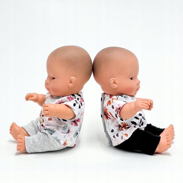 Completo Miniland Baby con bluzza a fiori e pantaloncini grigi per bambole 21 cm