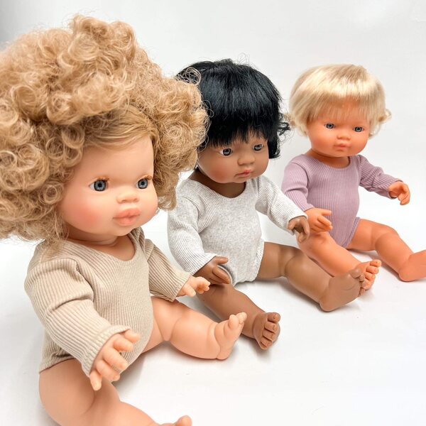 Lavendelfarbener gerippter Body für Miniland- und Paola Reina-Puppen 38 cm