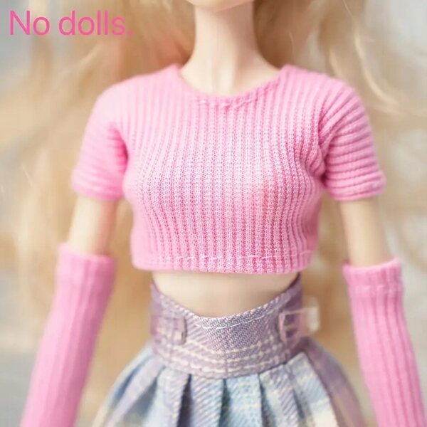 Barbie-Puppen-Modeset: rosa Oberteil, karierter Rock, Höschen und Schuhe