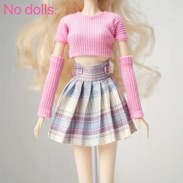 Barbie-Puppen-Modeset: rosa Oberteil, karierter Rock, Höschen und Schuhe